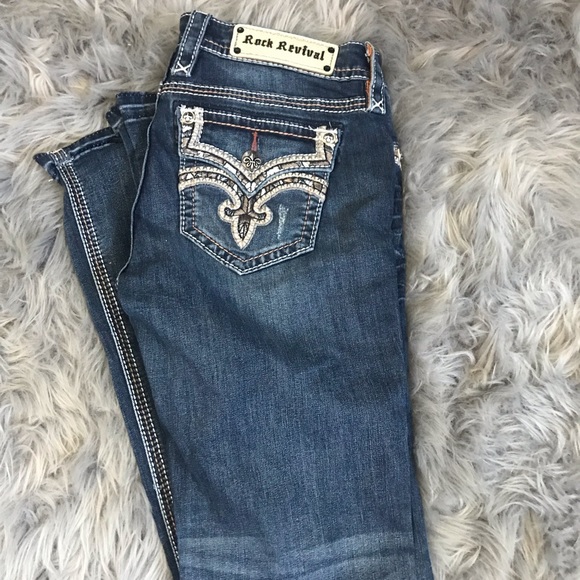 Woman’s Rock Revival Jeans - Picture 1 of 6